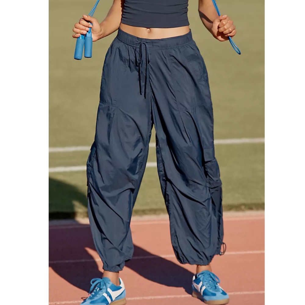 NWOT Anthropologie Daily Practice Base Jump Parachute Pants Black